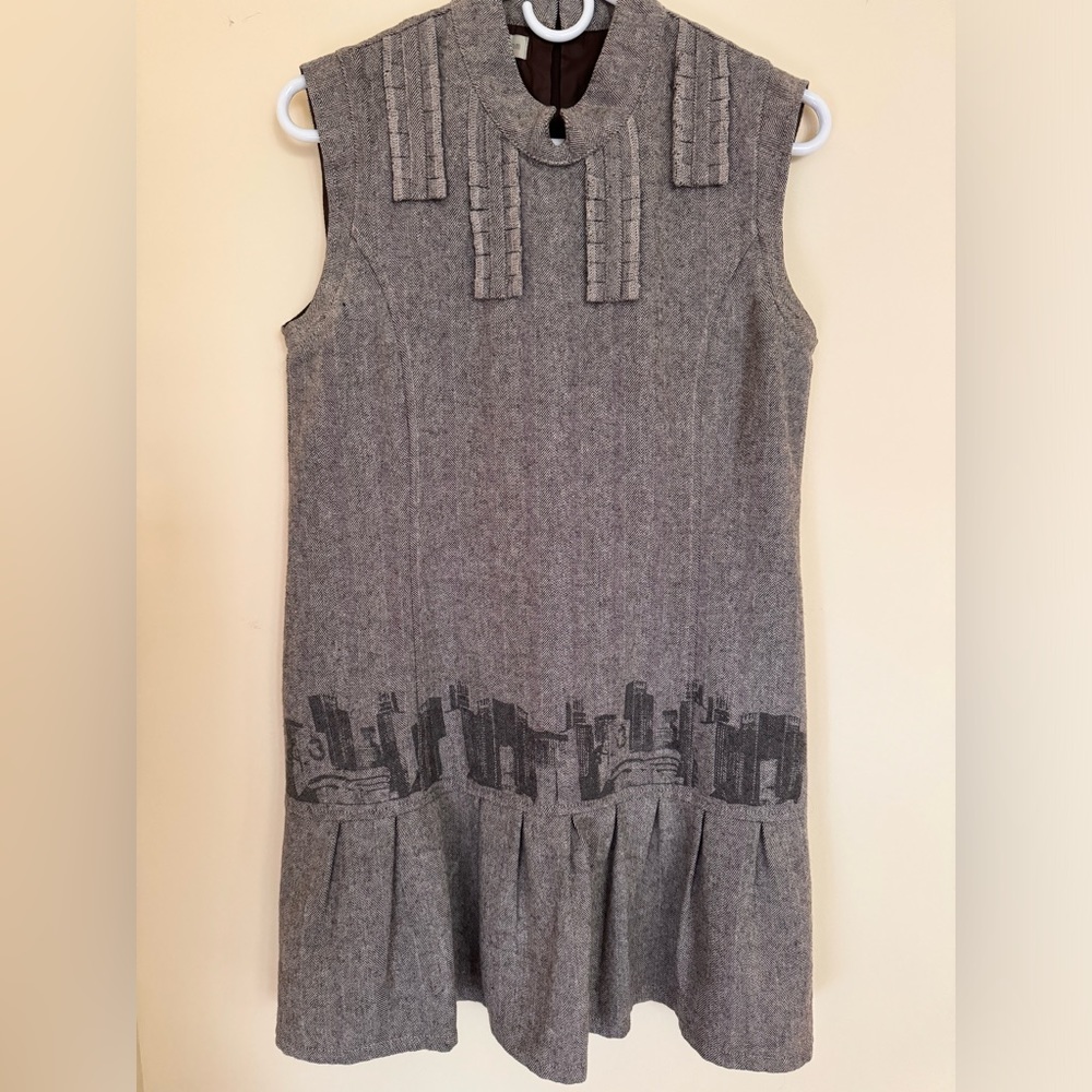Unique lined sleeveless herringbone short dress